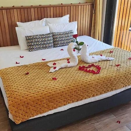Maison Le Patio Jacuzzi Σαιν-Ντενί Εξωτερικό φωτογραφία